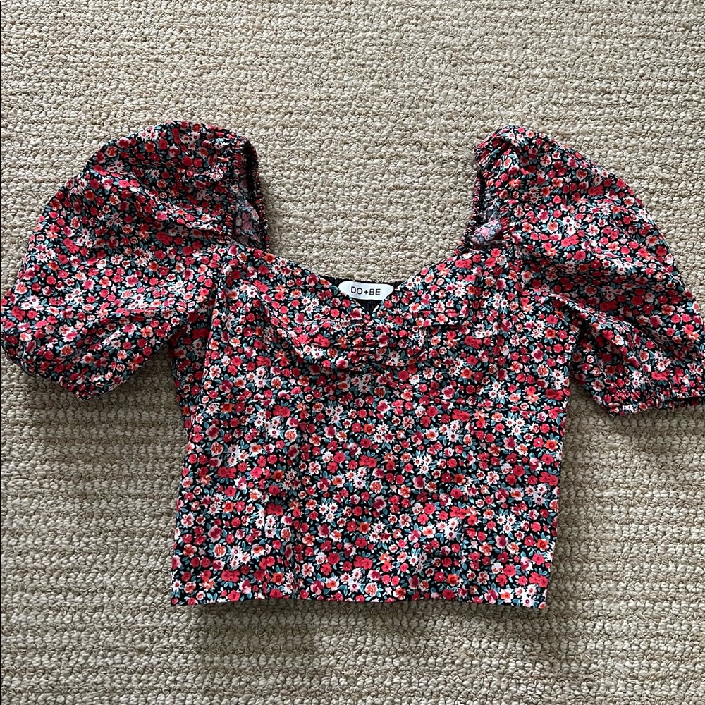 THESE THREE BOUTIQUE - FLORAL PUFF SLEEVE SWEETHEART TOP - LARGE